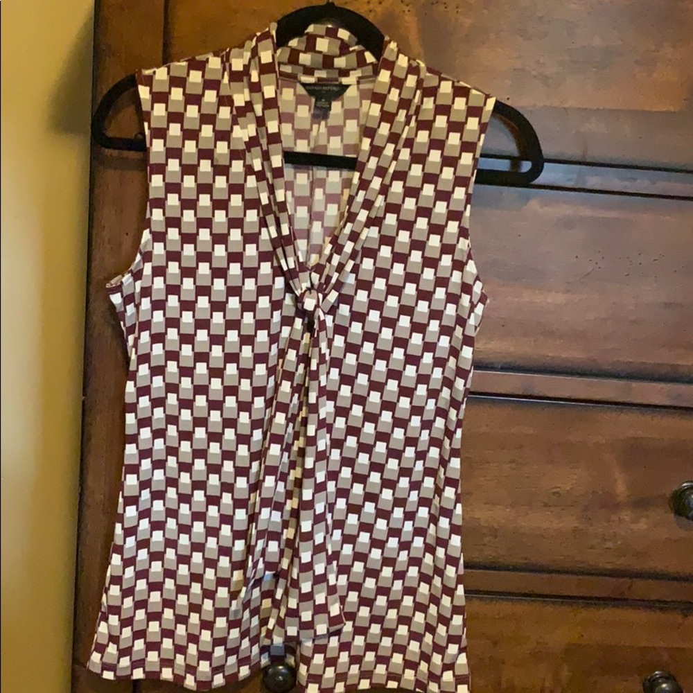 Banana Republic sleeveless top with tie front.